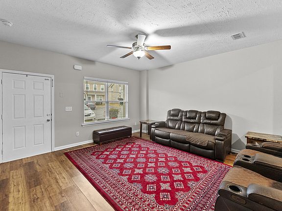 3rd image of 776 Bradburn Village Way