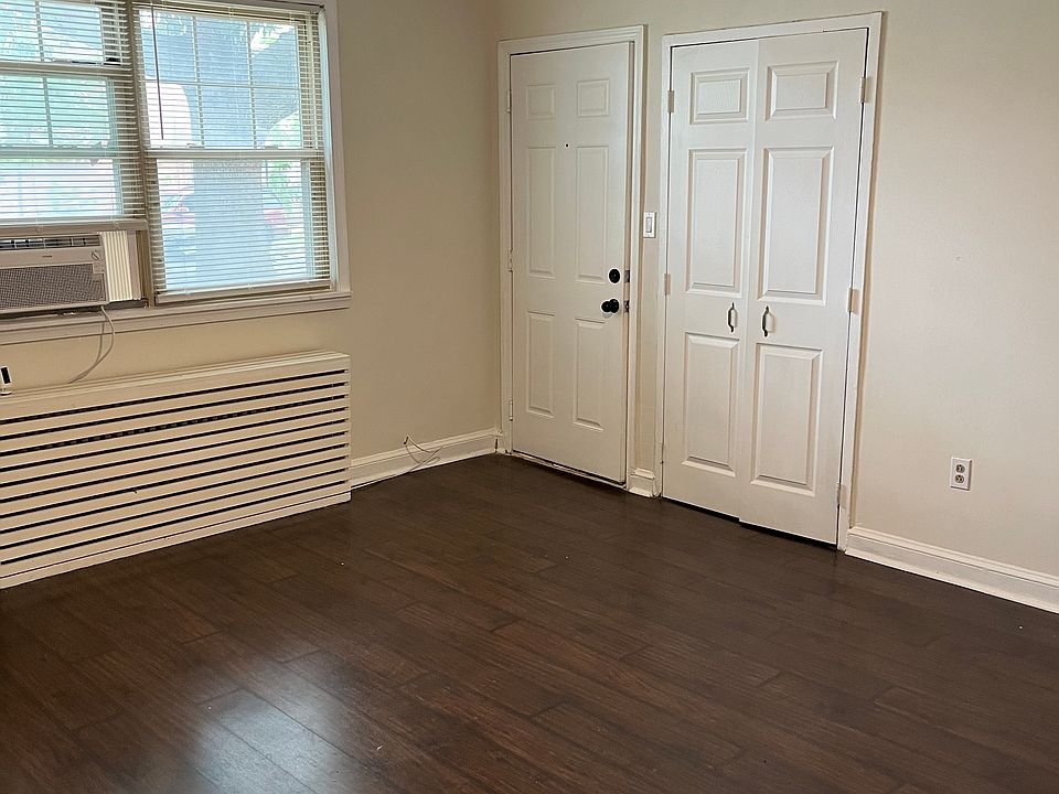 Living Room w/coat closet