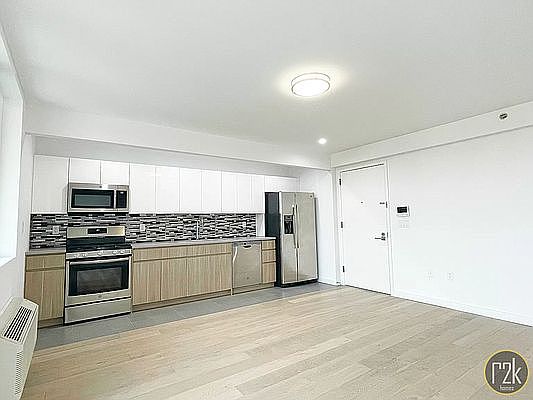 3rd image of 28-16 21st St #5B