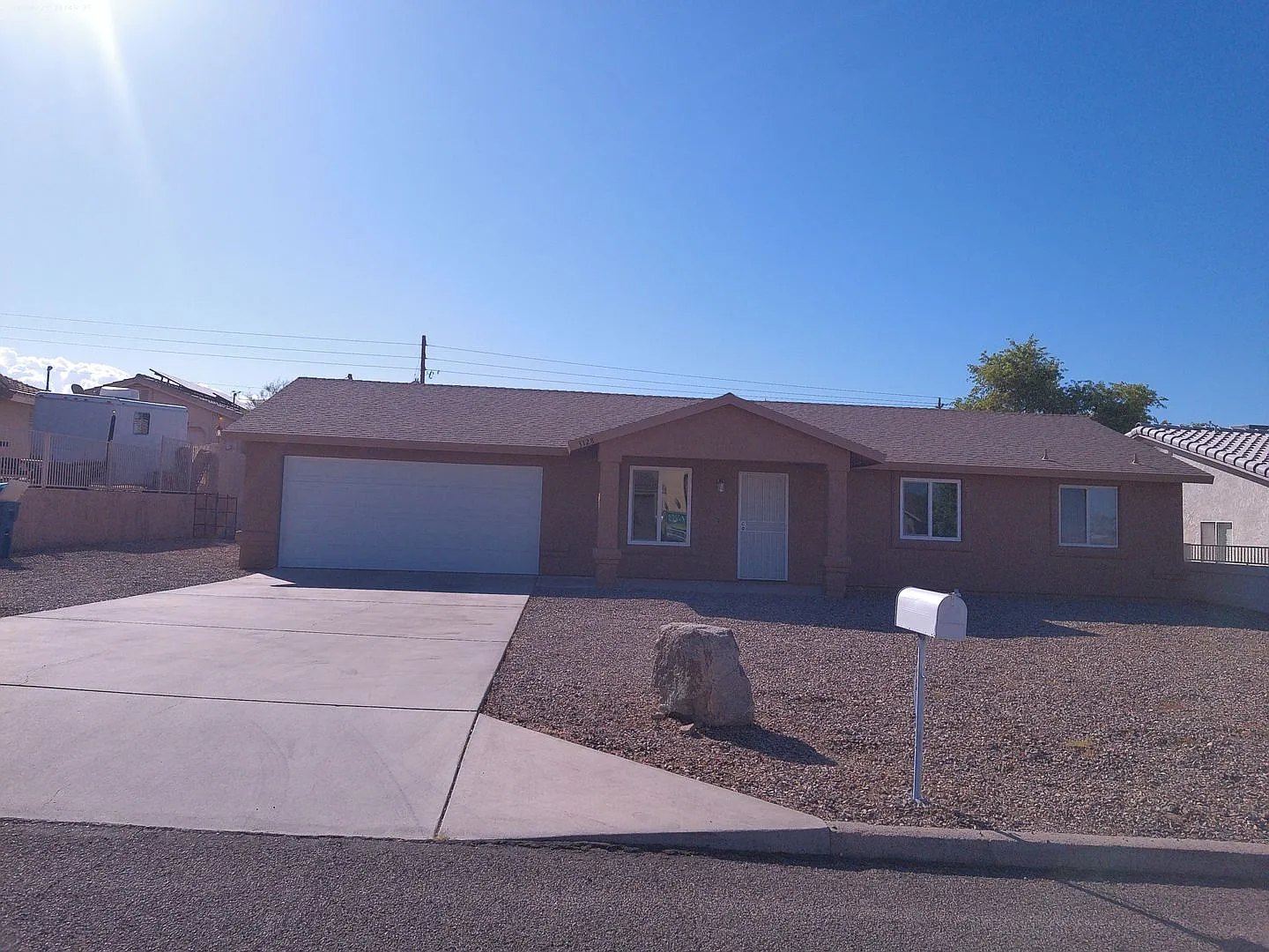 Charming Newly Renovated 2 bed/2 Bath Rental Long Term — Photo 1