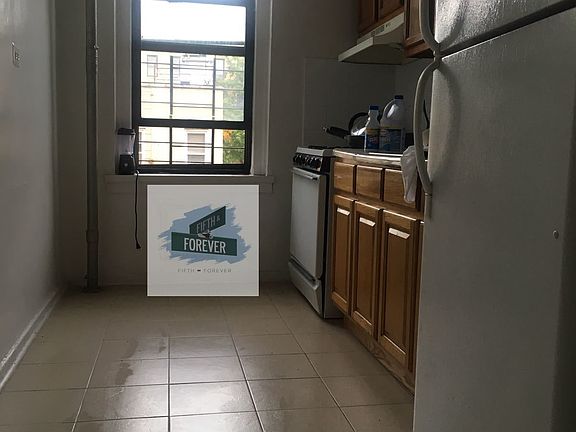 3rd image of 85 E Mosholu Pkwy N APT 3D