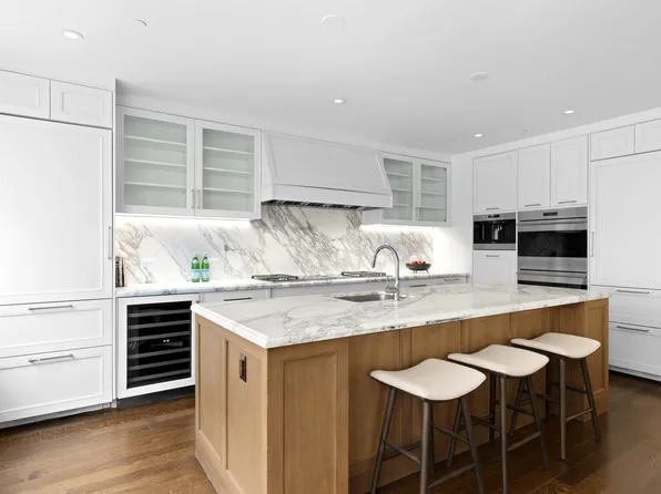 220 East 20th Street 6 image 2 of 15