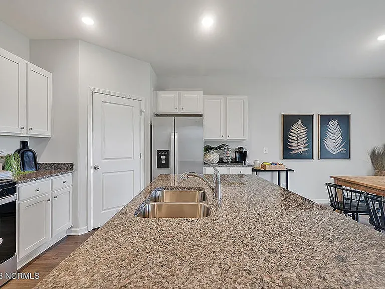6944 Sasparilla Dr — Photo 8