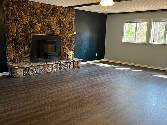 4th image of 27665 Gretchen Ln