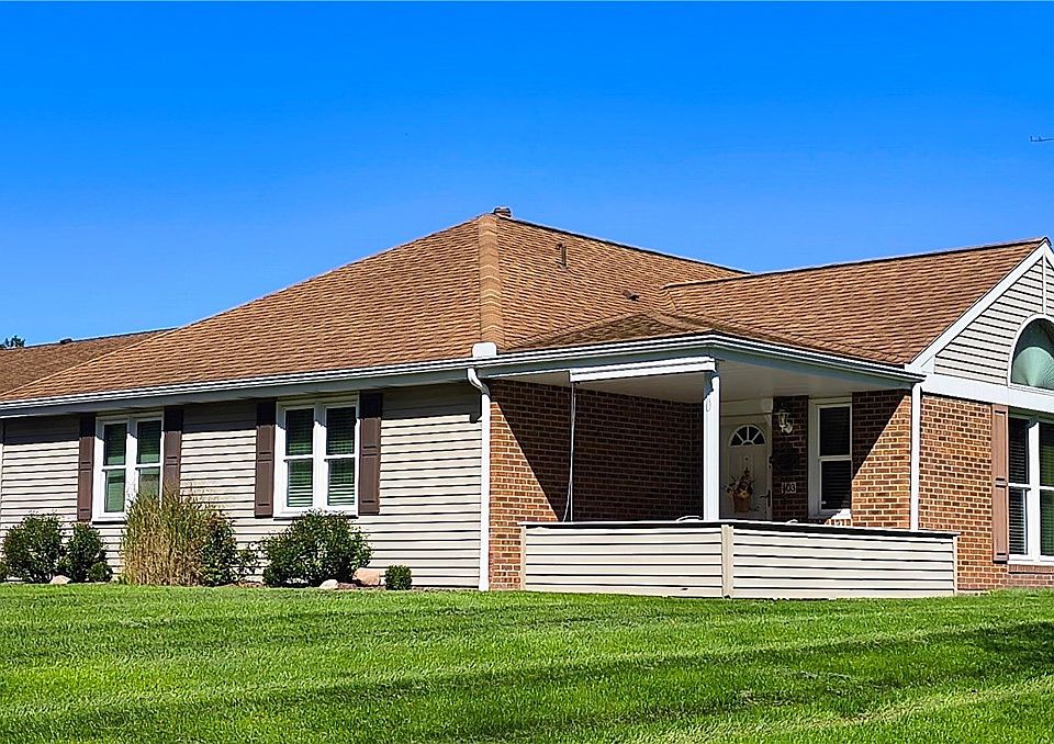 1st image of 403 Surrey Ln
