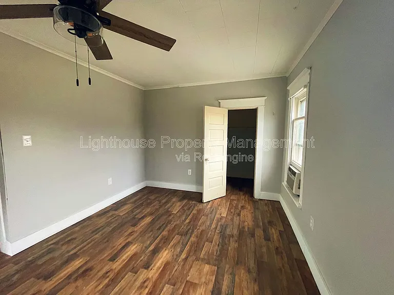 618 Superior St #2 — Photo 14