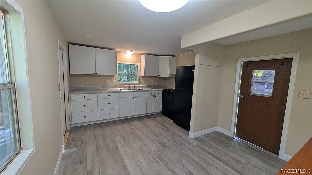 2 bed, 1.0 bath, 672 sqft, $1,000 — Photo 2