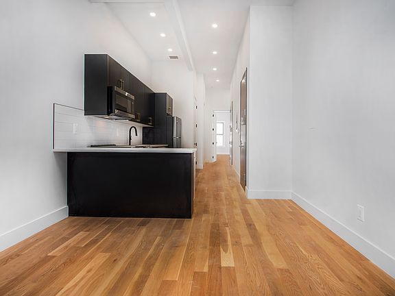 5th image of 1536 De Kalb Ave #1R