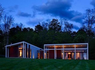 5 Scenic Dr, Hyde Park, NY 12538
