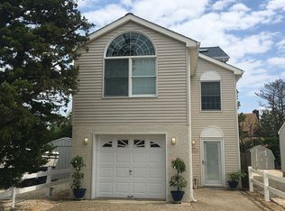 223 Glendola Ave, Beach Haven, NJ 08008