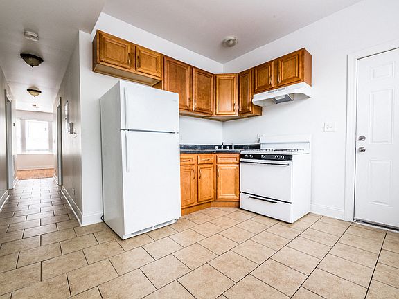 4th image of 602 N Lorel Ave #2191972
