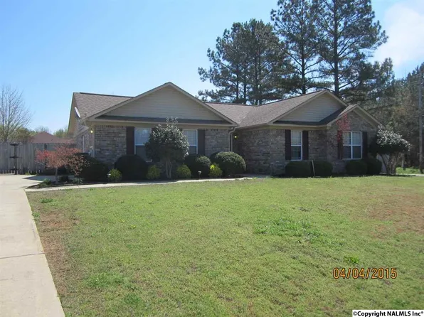 101 English Elm Dr, Harvest, AL 35749