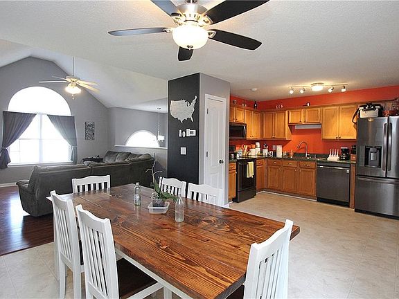 4th image of 22 Woodvine Dr