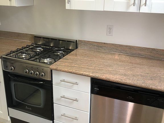 2nd image of 3755 Fillmore St #6