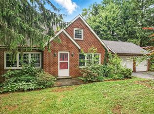 1060 S Hermitage Rd, Hermitage, PA 16148