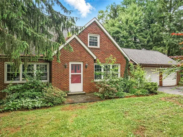 1060 S Hermitage Rd, Hermitage, PA 16148