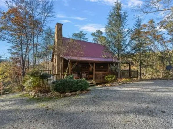 1107 Momma Bear Way, Sevierville, TN 37876