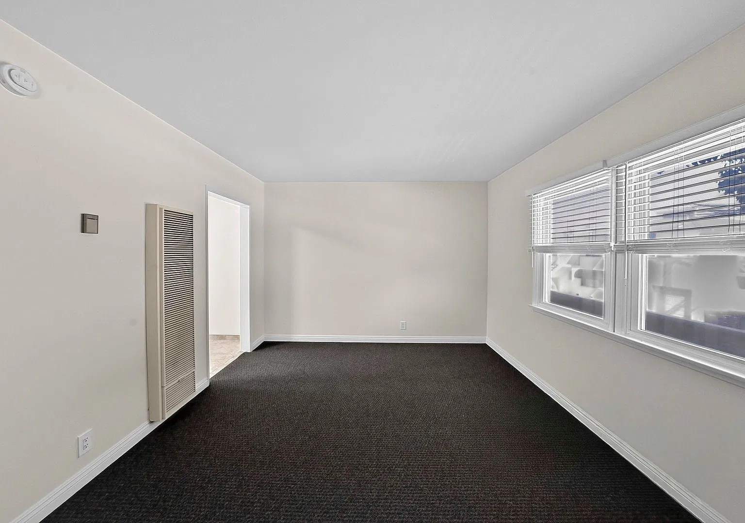 75 Glendora Ave — Photo 3
