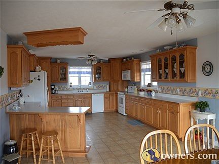 large 16' x 32' kitchen