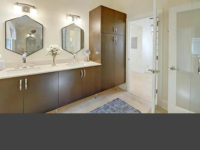 8 Brewster Ct — Photo 18