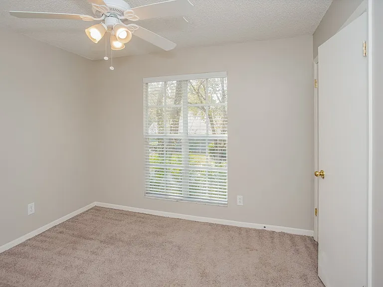 17703 Parkway Green Ln — Photo 11