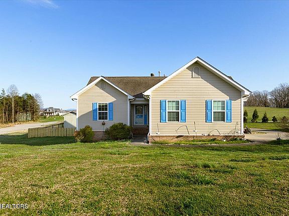 2nd image of 186 Country Way Rd