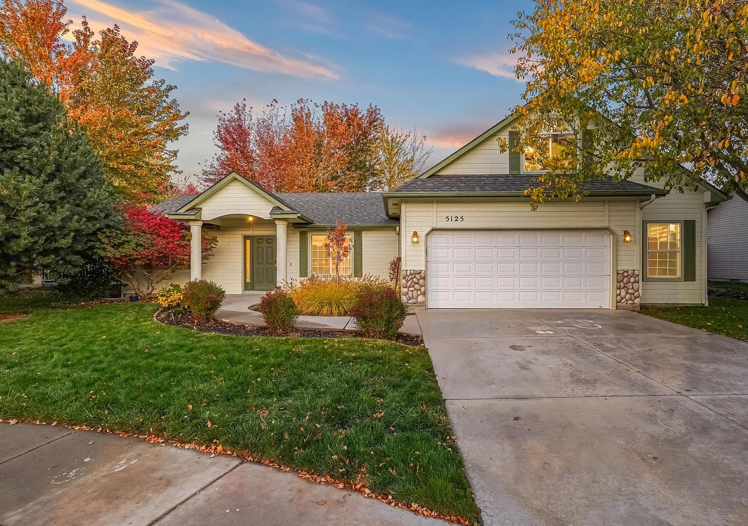 3bd/2ba Home W/Large Bonus Room In Se Boise's Columbia Village — Photo 1