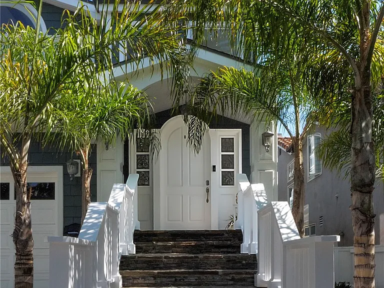 1026 Duncan Ave — Photo 2
