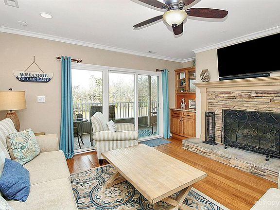 5th image of 9808 Emerald Point Dr Unit 2
