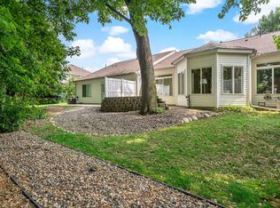 10478 Bay View Ln, Woodbury, MN 55129