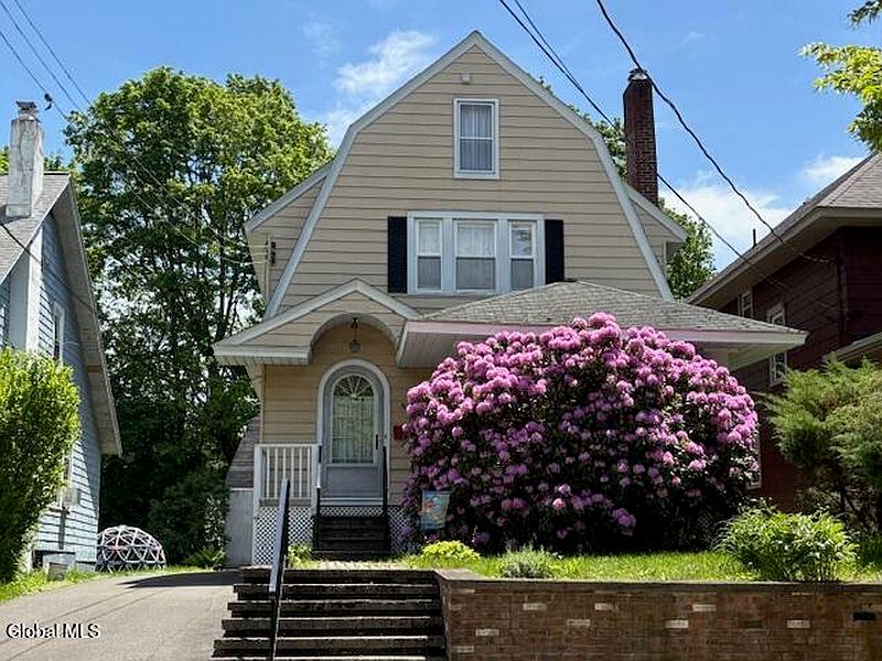 2nd image of 5 Fairlawn Avenue