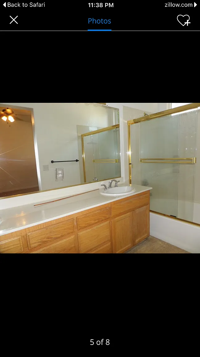2083 Crom St photo 1