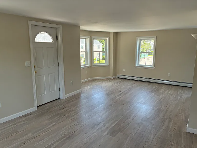 88 3rd St — Photo 3