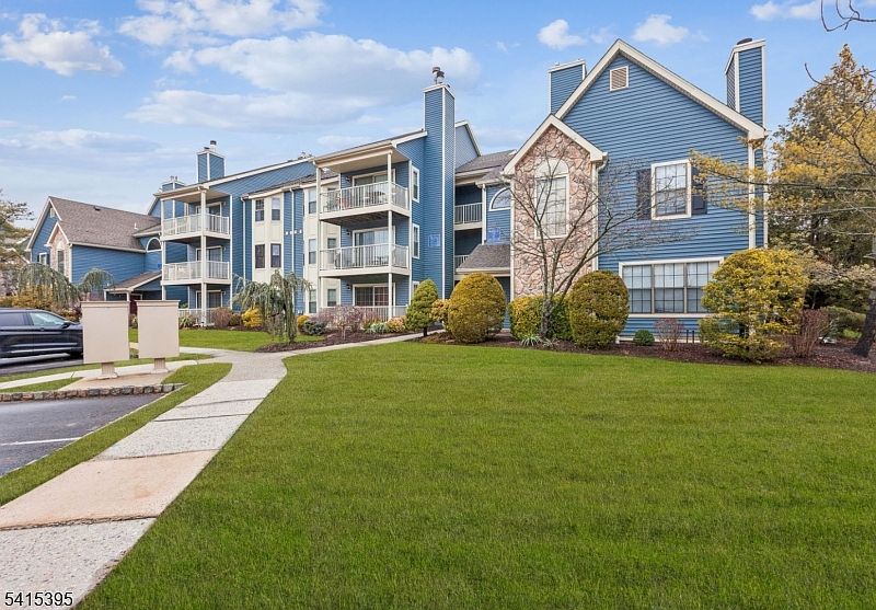 1st image of 130 Longfield Ct #130