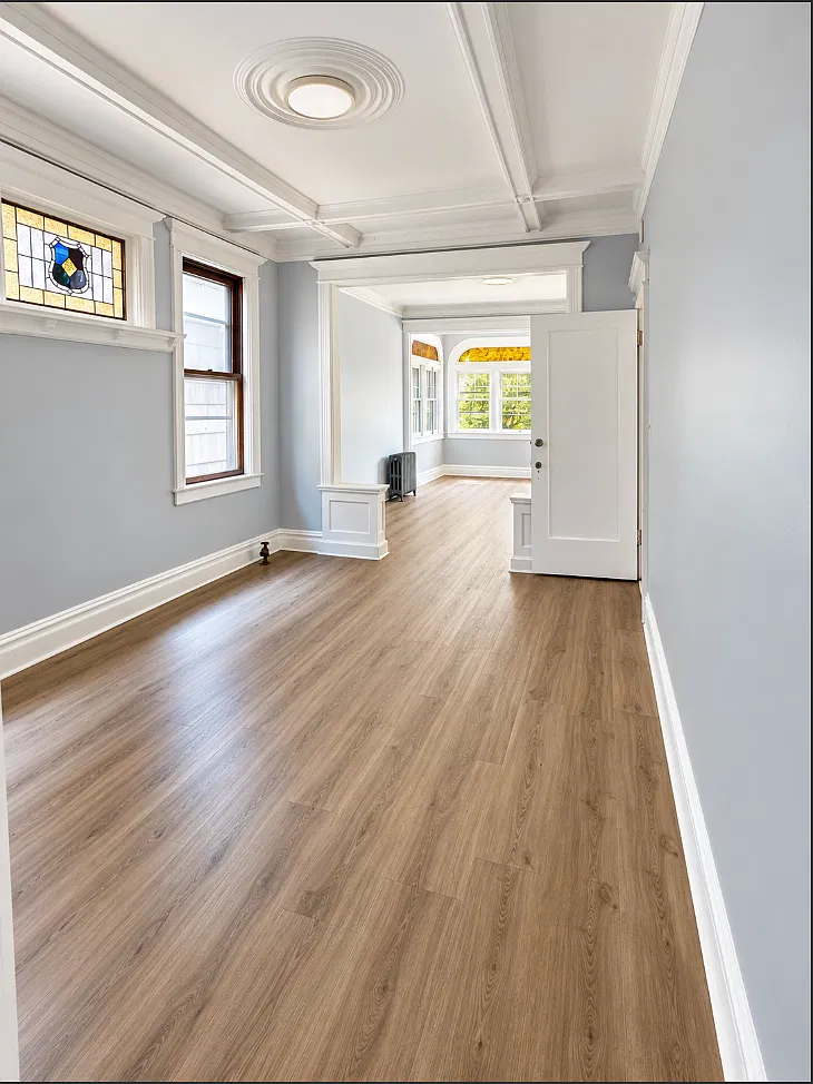 4 bed, $2,500 — Photo 2