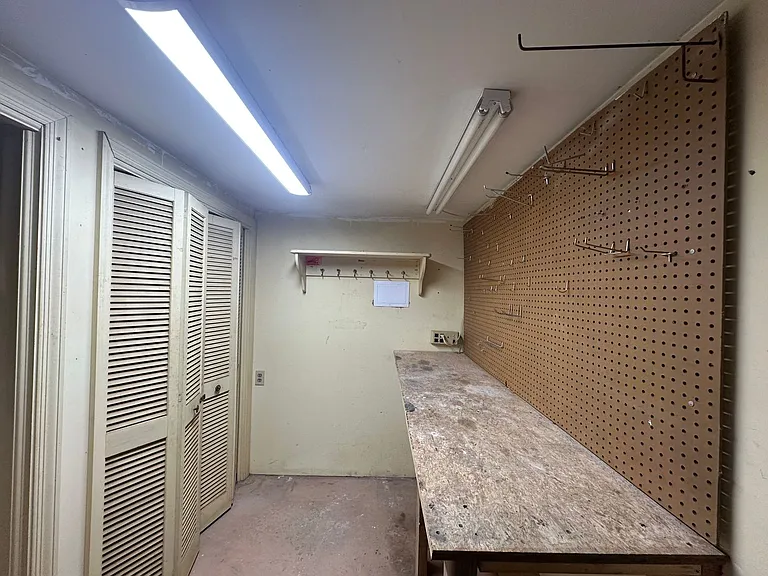 1321 Peaks St — Photo 36
