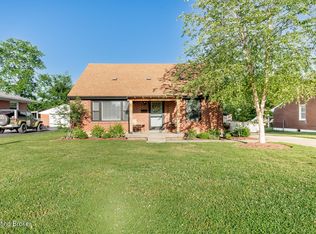 7706 Bluebonnet Rd, Louisville, KY 40258