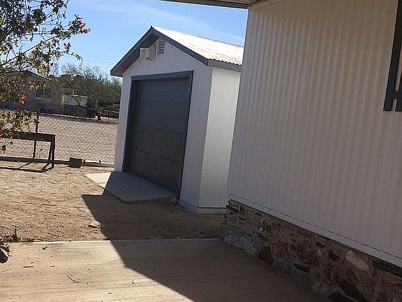 Small Garage 