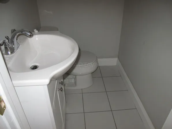 211 Elm St #1, Cambridge, MA 02139