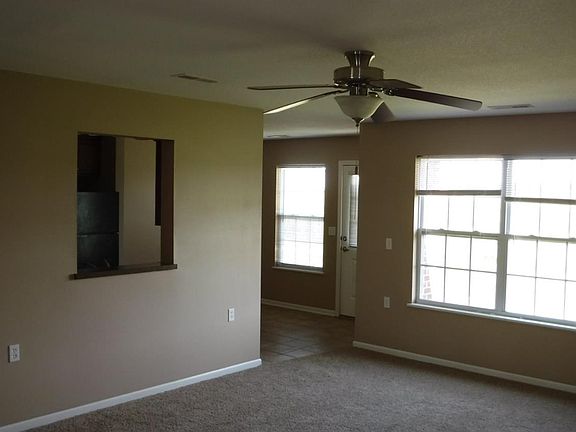 3rd image of 700 Landon Dr