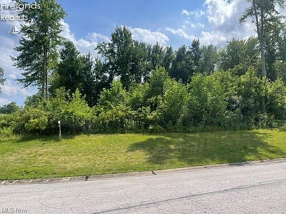 5th image of 22 Foxwood Cir