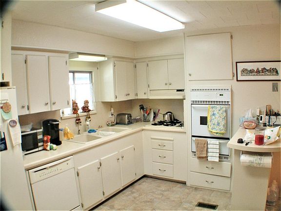 4th image of 3300 Narvaez Ave #60