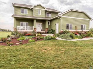 26168 E Sunset Ct, Canistota, SD 57012