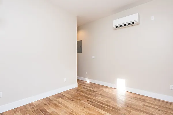 Rented by Nooklyn NYC LLC | media 55