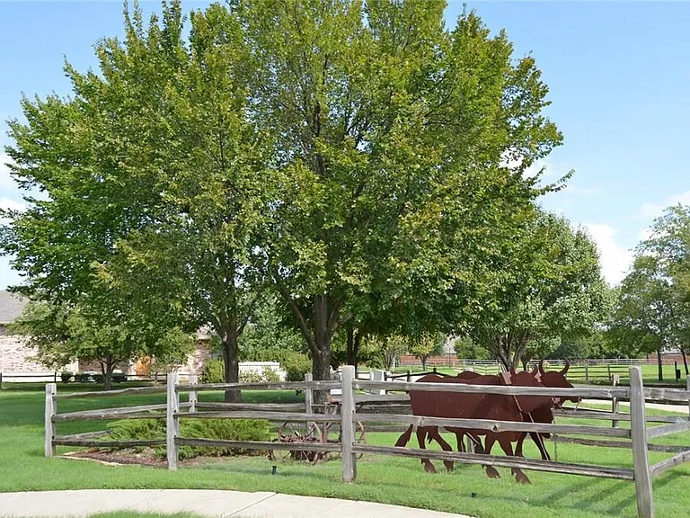 6908 Planters Row Dr — Photo 28