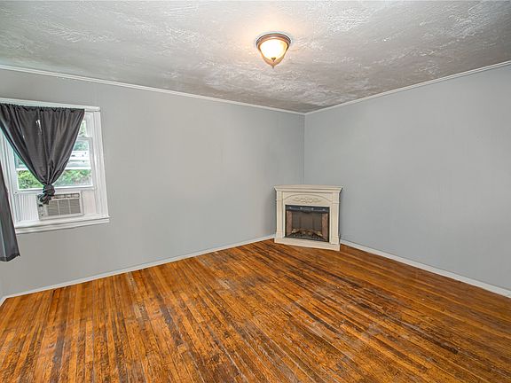 3rd image of 55 N 17th St