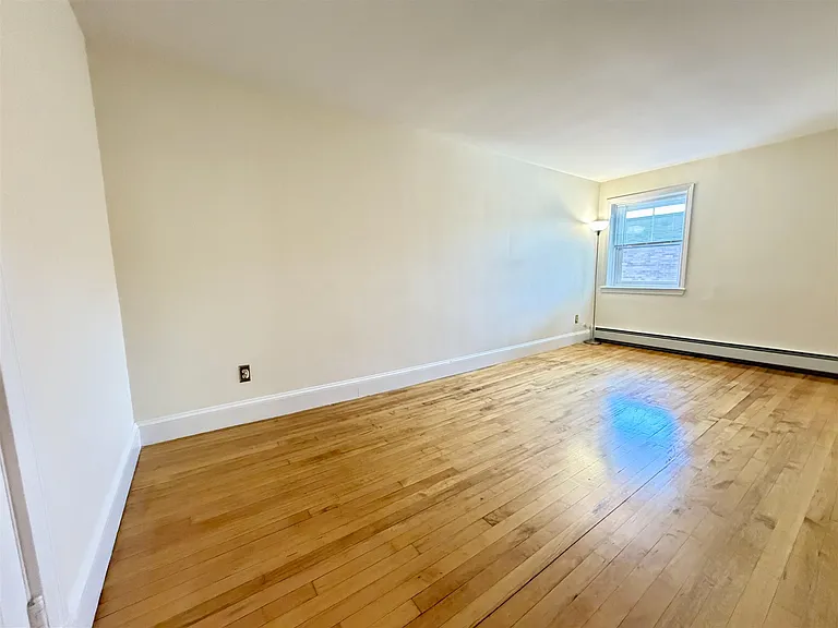1010 Cambridge St — Photo 12