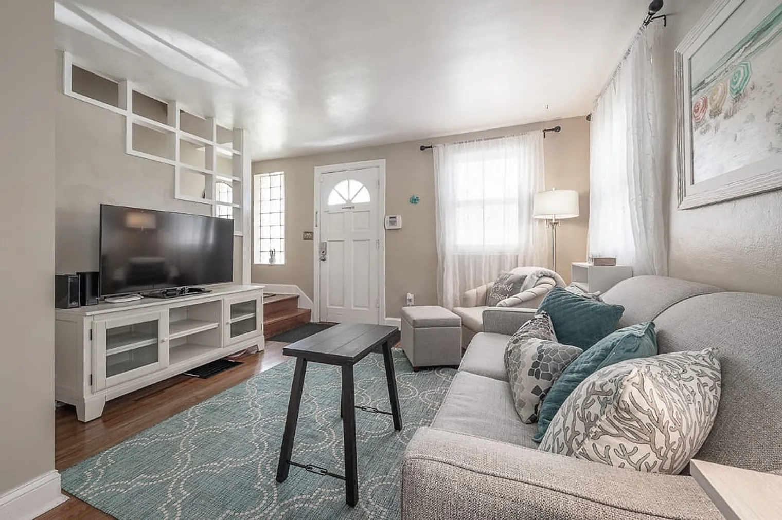 2 bed, 1.0 bath, $3,287 — Photo 1