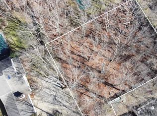 25 Harbor Blvd, East Hampton, NY 11937