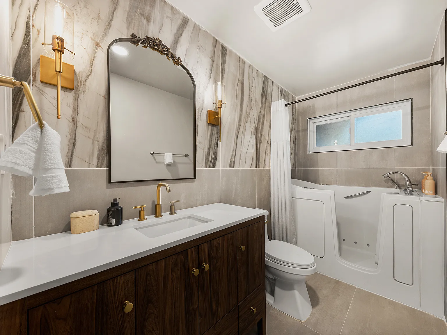 3 bed, 1390 sqft, $5,200 — Photo 4